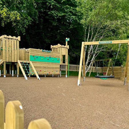 Spacious Primrose Lodge For 6 With Hot Tub At A Spa Resort Chudleigh Екстер'єр фото