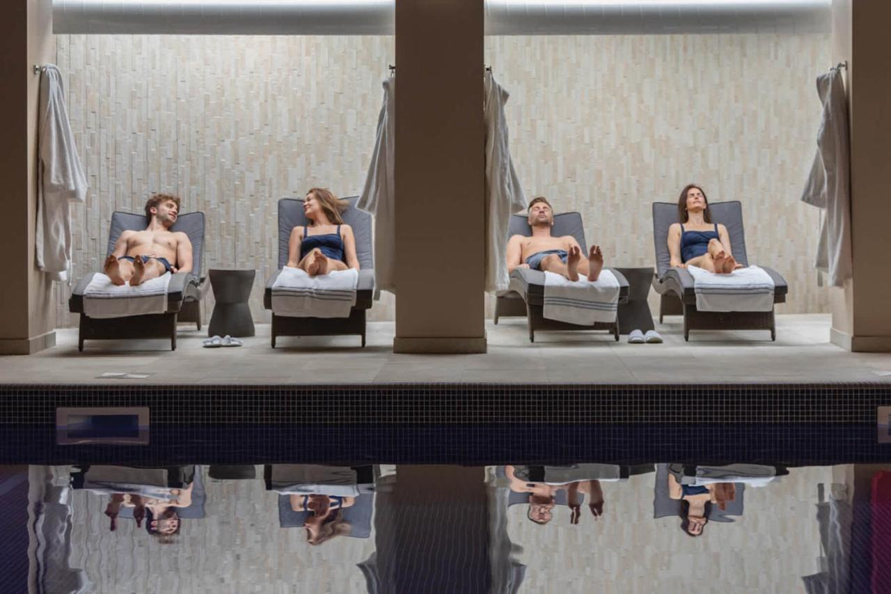 Spacious Primrose Lodge For 6 With Hot Tub At A Spa Resort Chudleigh Екстер'єр фото