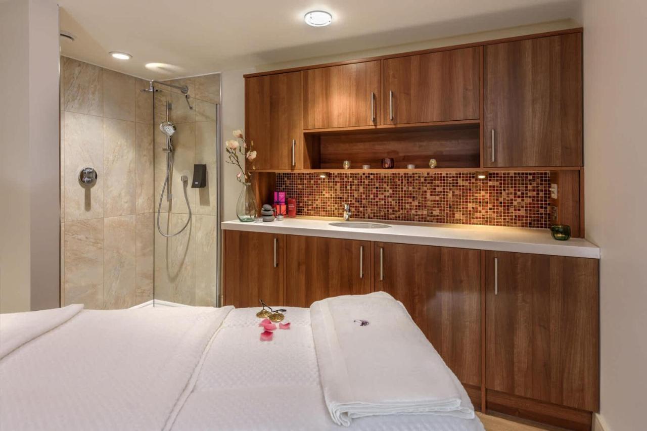 Spacious Primrose Lodge For 6 With Hot Tub At A Spa Resort Chudleigh Екстер'єр фото