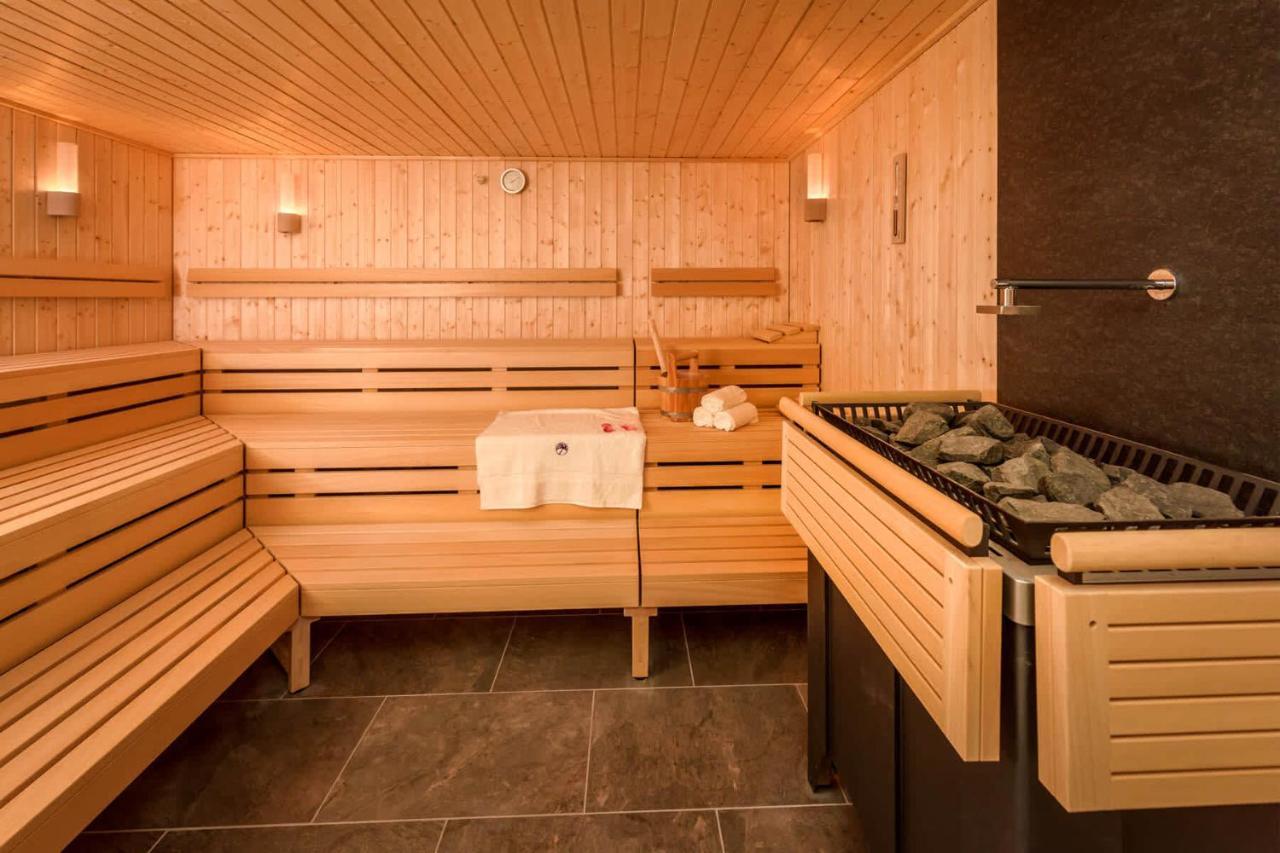 Spacious Primrose Lodge For 6 With Hot Tub At A Spa Resort Chudleigh Екстер'єр фото