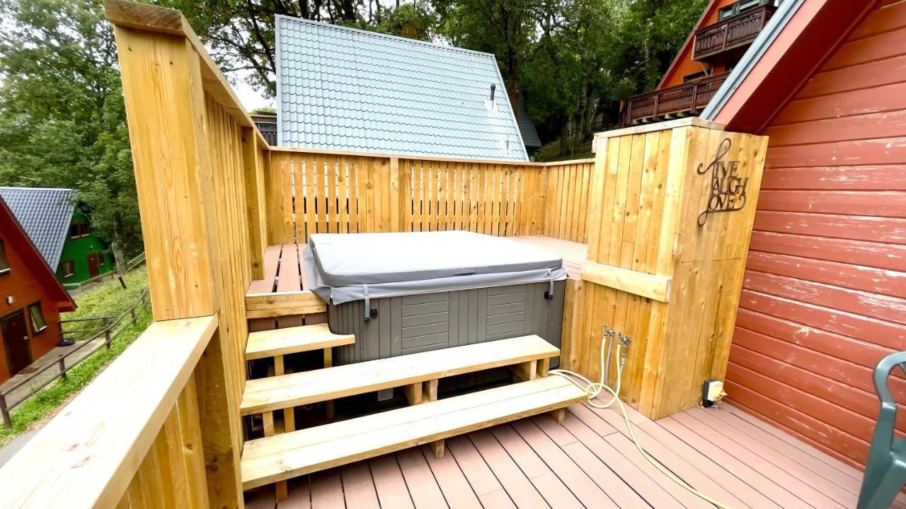 Spacious Primrose Lodge For 6 With Hot Tub At A Spa Resort Chudleigh Екстер'єр фото