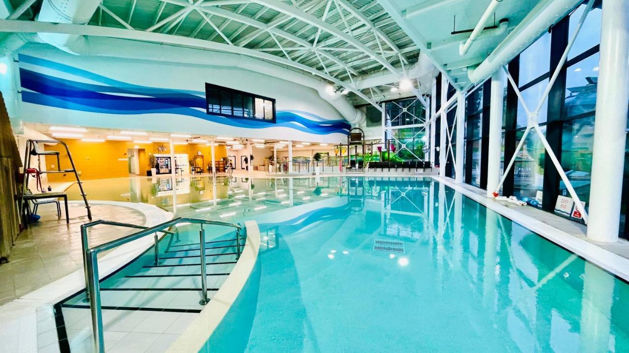 Spacious Primrose Lodge For 6 With Hot Tub At A Spa Resort Chudleigh Екстер'єр фото