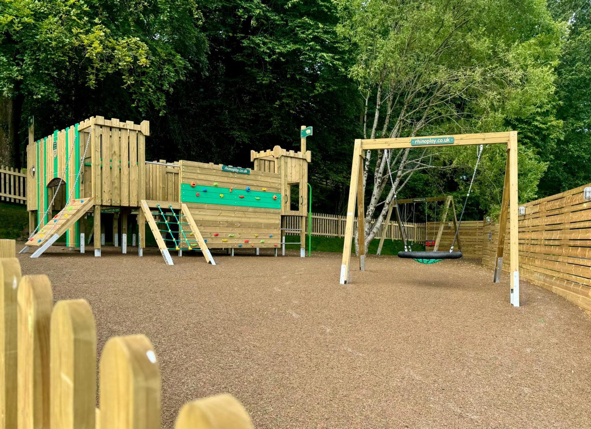 Spacious Primrose Lodge For 6 With Hot Tub At A Spa Resort Chudleigh Екстер'єр фото